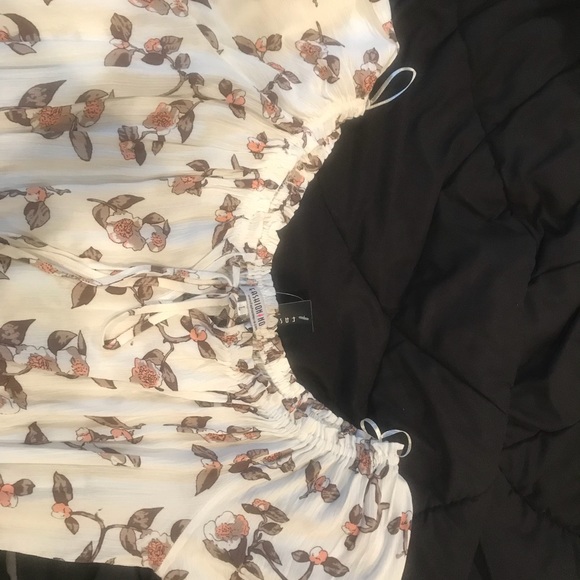 Conga Line Off the Shoulder Off-White Romper - Picture 6 of 6